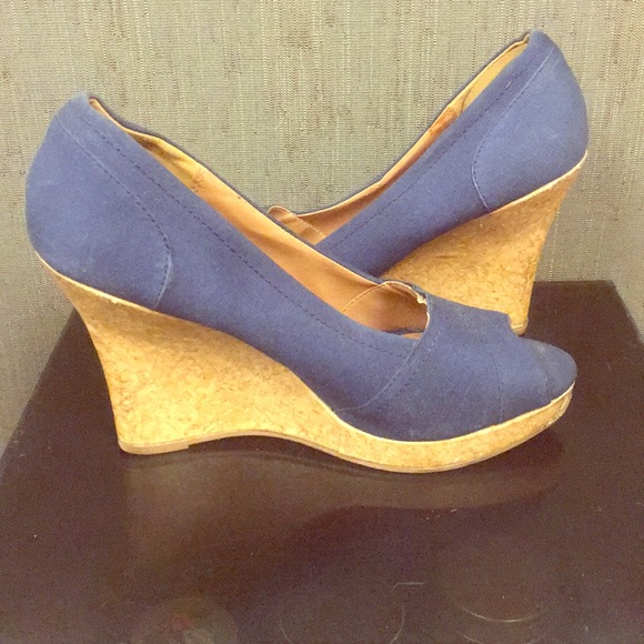 Charlotte Russe Shoes - SALE ⬇️Charlotte Russe peep toe nwedges, 7/7.5